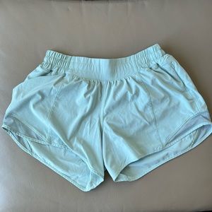 Lululemon Hotty Hot Low Rise Lined Short 4”
